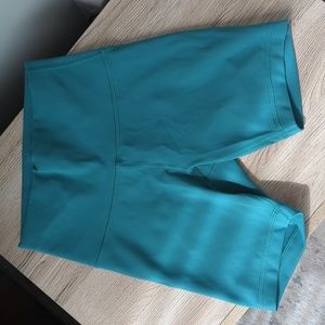 Lululemon align high rise shorts 4 "